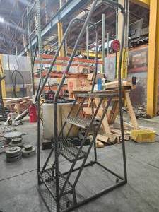 lot 48620 image: Cotterman Industrial Steel 4-Step Ladder W 450lb Capacity