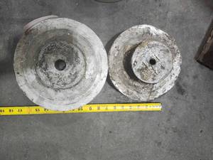 lot 48621 image: Industrial Metal Machine Parts - Large Cylindrical Mounts&nbsp