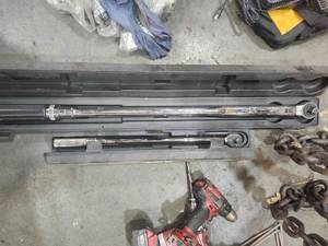 lot 48633 image: Professional Torque Wrench Set with Case&nbsp