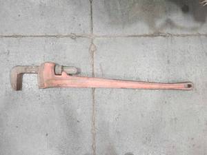 lot 48646 image: RIDGID Heavy-Duty Pipe Wrench - 36 Inch