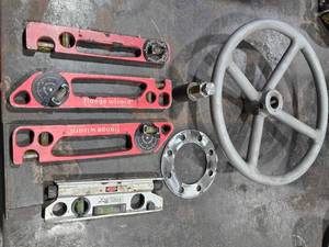 lot 48691 image: &nbspIndustrial Measurement Tool Set with Handwheel&nbsp