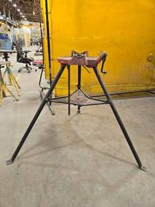 lot 49082 image: RIDGID Tristand 460-6 Pipe Stand&nbsp