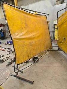 lot 49084 image: Industrial Welding Screen with Stand&nbsp