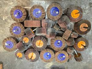 lot 49096 image: Assorted Flap Wheel Sanding Discs