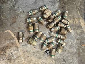 lot 49100 image: Used Industrial Hydraulic Quick Connect Couplings Lot
