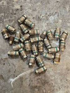 lot 49101 image: Lot of Used Industrial Hydraulic Quick Connect Couplers