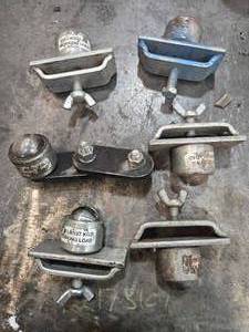 lot 49117 image: 500 LB Industrial Ball Transfer Mounts - Working Load Set&nbsp