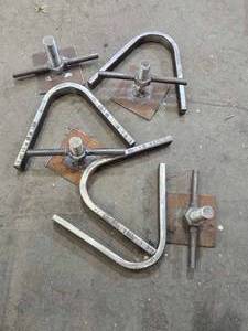 lot 49138 image: Industrial U-Bolt Anchor Plates Set