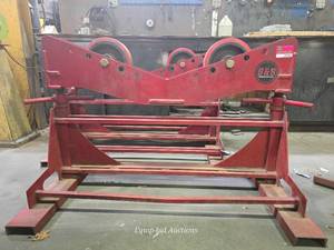 lot 34200 image: B&ampB Mega Roller PN 3802 Pipe Stand&nbsp