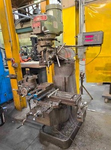 lot 32 image: Comet 3HP Vertical Milling Machine Model 3VHG