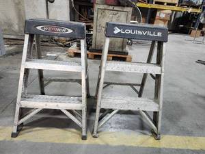lot 49229 image: Werner &amp Louisville 300lb Professional Step Ladders