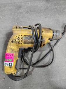 lot 49243 image: DeWalt D21009 38 VSR Corded Drill&nbsp