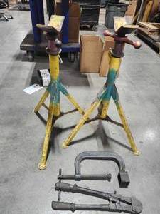 lot 49325 image: Industrial Jack Stands and Tools Set&nbsp