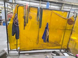 lot 34395 image: Industrial Welding Screen with Frame&nbsp