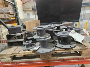 lot 34445 image: Industrial Pipe Flanges and Mounting Brackets Lot&nbsp