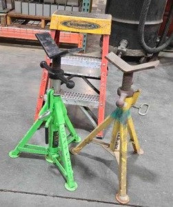 lot 34454 image: Industrial Jack Stands and Step Ladder Set&nbsp