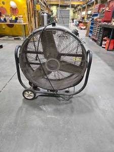 lot 34457 image: Xtreme Garage 30-inch Industrial Drum Fan