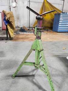 lot 49358 image: Sturdy-Jack 2500 lbs Heavy Duty Jack Stand&nbsp