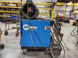 lot 49380 image: Miller Syncrowave 250 Welding Machine with Coolmate 4