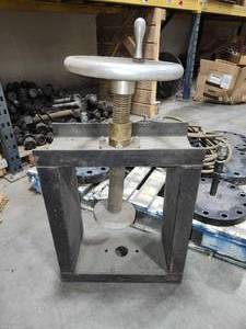 lot 49412 image: Industrial Manual Screw Press&nbsp