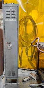 lot 34392 image: Industrial Locker &amp Pneumatic Tool Lot&nbsp
