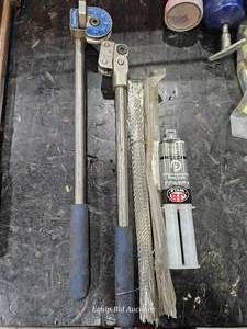 lot 48744 image: Snap-on Torque Wrench Kit with JB Weld&nbsp
