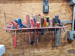 lot 48749 image: Vintage Screwdriver Collection with Wall Mount&nbsp