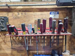 lot 48766 image: Vintage Wright Tool Screwdriver Set with Stand&nbsp