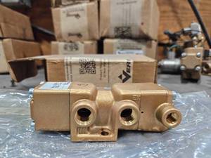 lot 48815 image: VERSA Brass Industrial Control Valve