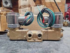 lot 48825 image: VIRO Dual Solenoid Hydraulic Control Valve&nbsp
