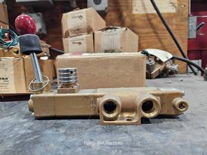 lot 48826 image: Versa Industrial Control Valve with Manual Override&nbsp