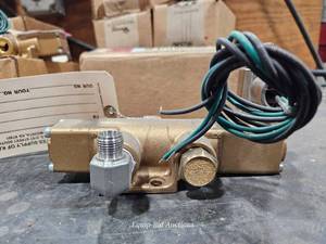 lot 48827 image: Versa Industrial Control Valve Assembly
