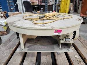 lot 20251 image: Pandjiris MT-120-4.5 Powered Welding Turntable