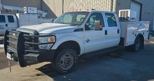 lot 12 image: 2015 Ford F-350 Service Truck with EC3200 Crane&nbsp