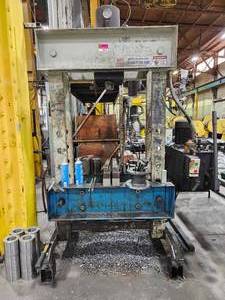 lot 42 image: Knuth KNWP 60 HM Hydraulic Press - 2017 Model