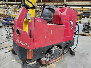 lot 47 image: Factory Cat XR Industrial Floor Scrubber