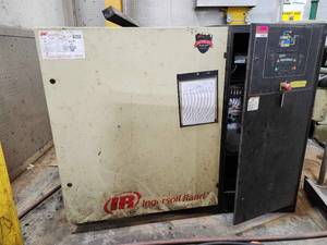 lot 51 image: Ingersoll Rand Industrial Air Compressor Unit