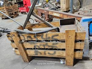 lot 20315 image: 3-Point Quick Hitch System with Mounting Hardware