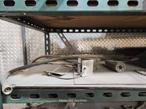 lot 48898 image: Industrial Stem Size Flanges and Machine Parts Lot