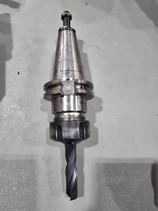 lot 34235 image: Techniks CAT40 CNC Tool Holder with Drill Bit