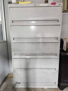 lot 35456 image: 5-Drawer Metal Lateral File Cabinet&nbsp