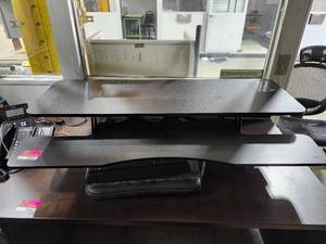 lot 35466 image: VIVO Black Height Adjustable Standing Desk Converter&nbsp