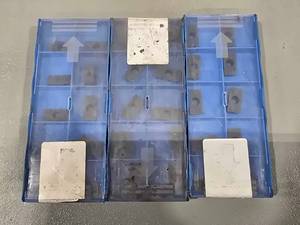 lot 34355 image: PLY-000294 LPEX 19 Carbide Inserts - Set of 30