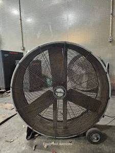 lot 20322 image: Air King Industrial High Velocity Fan&nbsp