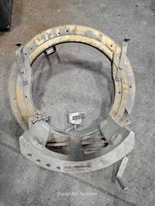 lot 20359 image: H&ampM Pipe Beveling Machine Clamp CL5-12&nbsp