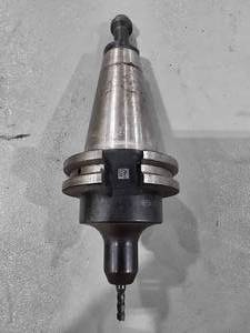 lot 34301 image: CAT40 CNC Machine Tool Holder with Drill Bit