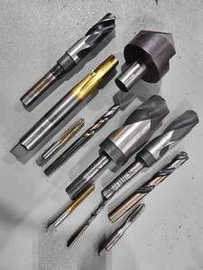 lot 34303 image: Professional Machinist Tool Set with 290° Countersink