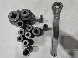 lot 36899 image: Professional Impact Socket Set with Ratchet