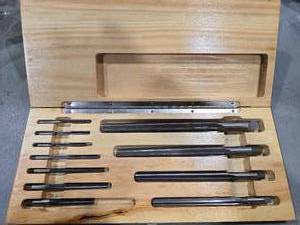 lot 36925 image: TRAVERS Boring Bar Set in Wooden Case