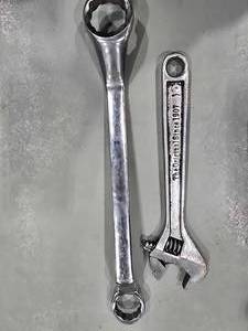 lot 36941 image: Adjustable and Ring Wrench Set